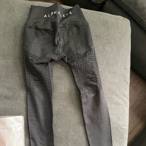 Black Alphalete halo Leggings